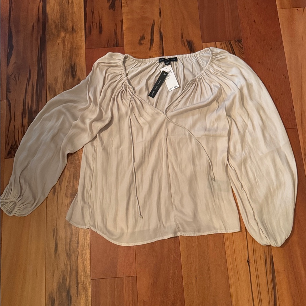 Elegant Cream Blouse with Long Sleeves